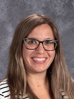 A photo of Lauren Almanza.
