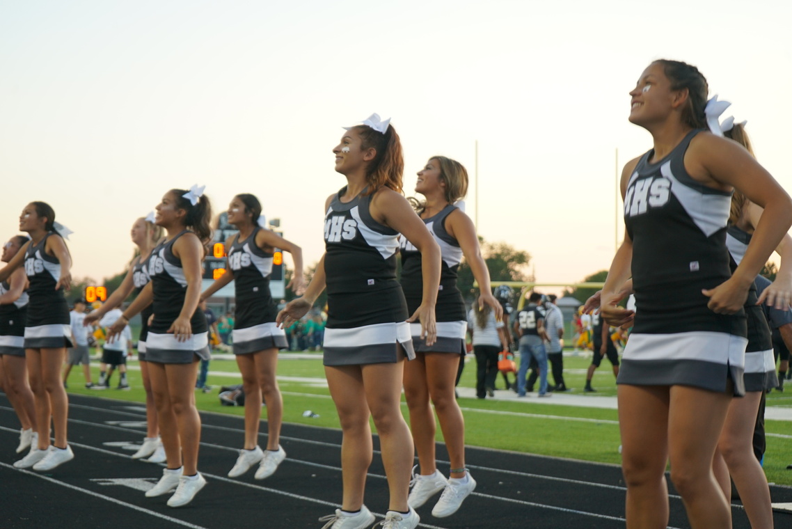 MHS cheerleaders