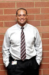 Photo of Lamar Thomas.