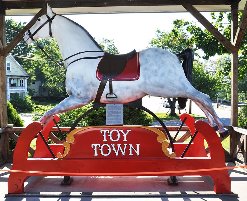 ROCKING HORSE STATUE