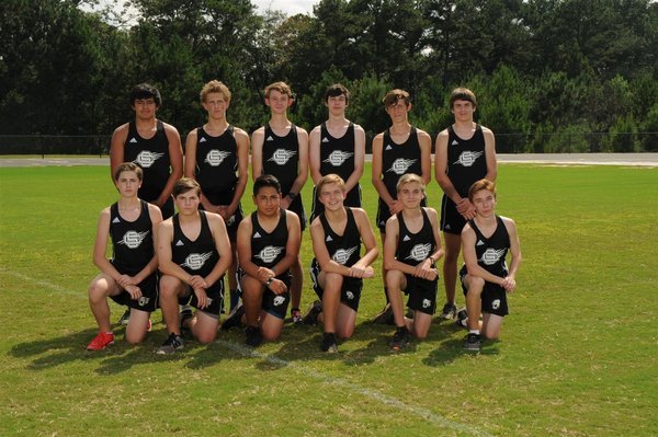 A photo of the VARSITY BOYS CROSS COUNTRY team.