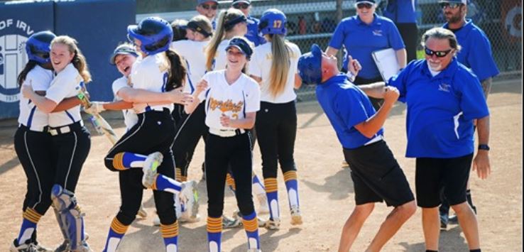 girls softball