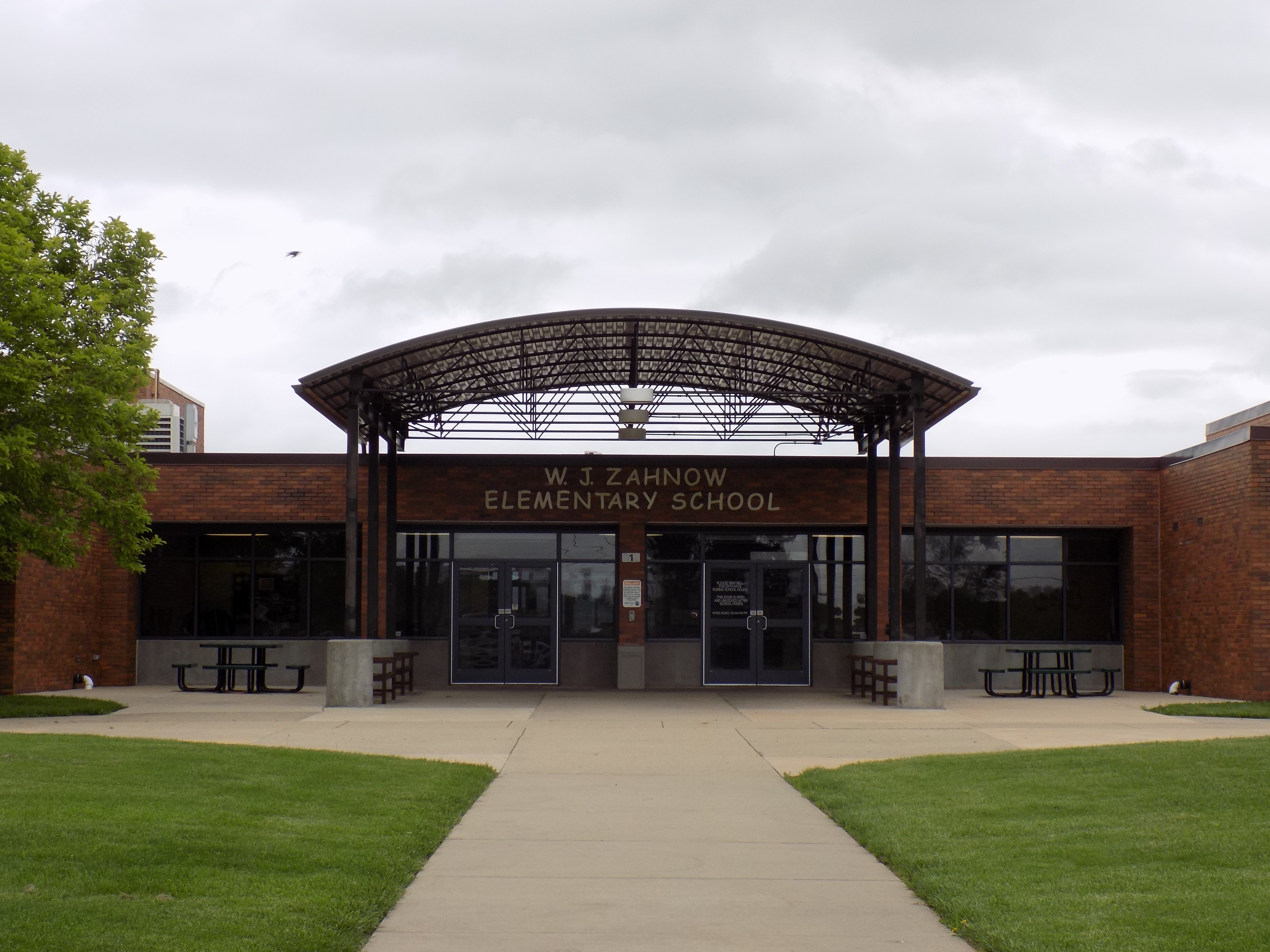 W J Zahnow Elementary Home