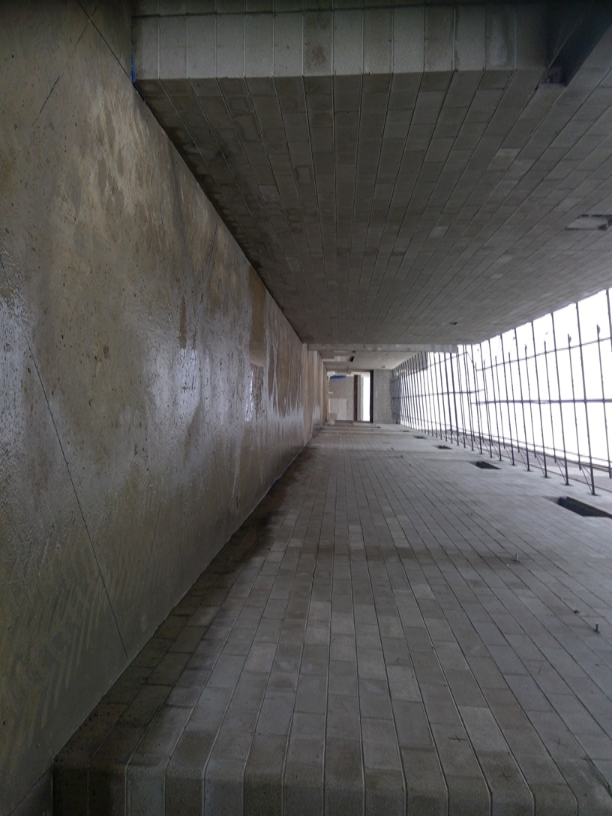 Photo of the hallway between the media center, the multipurpose classroom, and the gym.