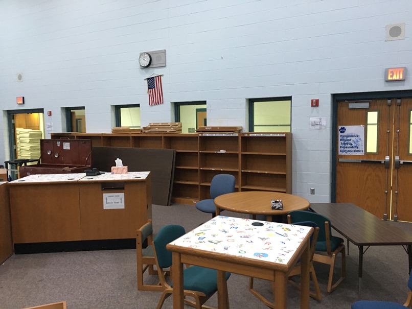 Photo of the elementary library.