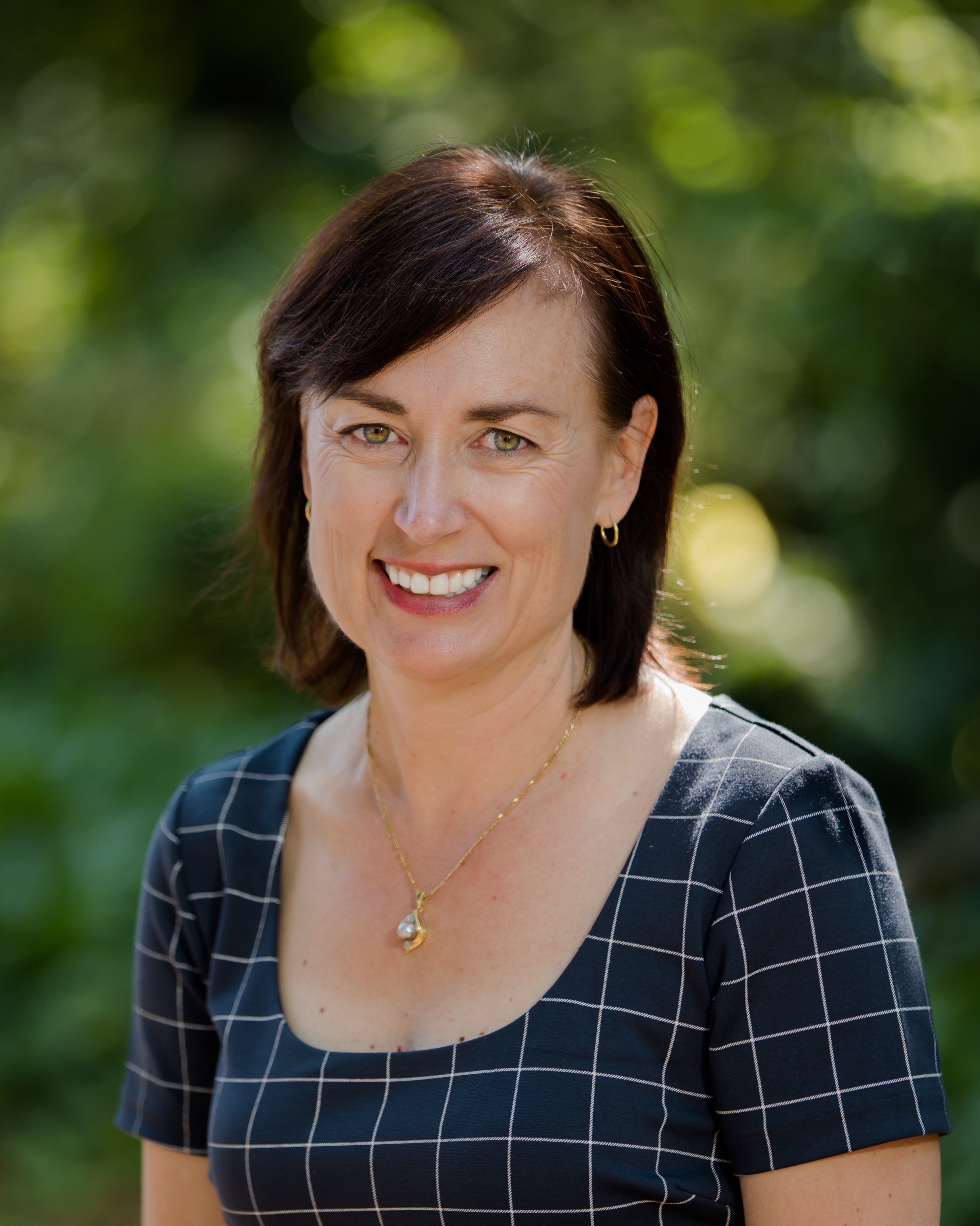 DR. TRACY SMITH