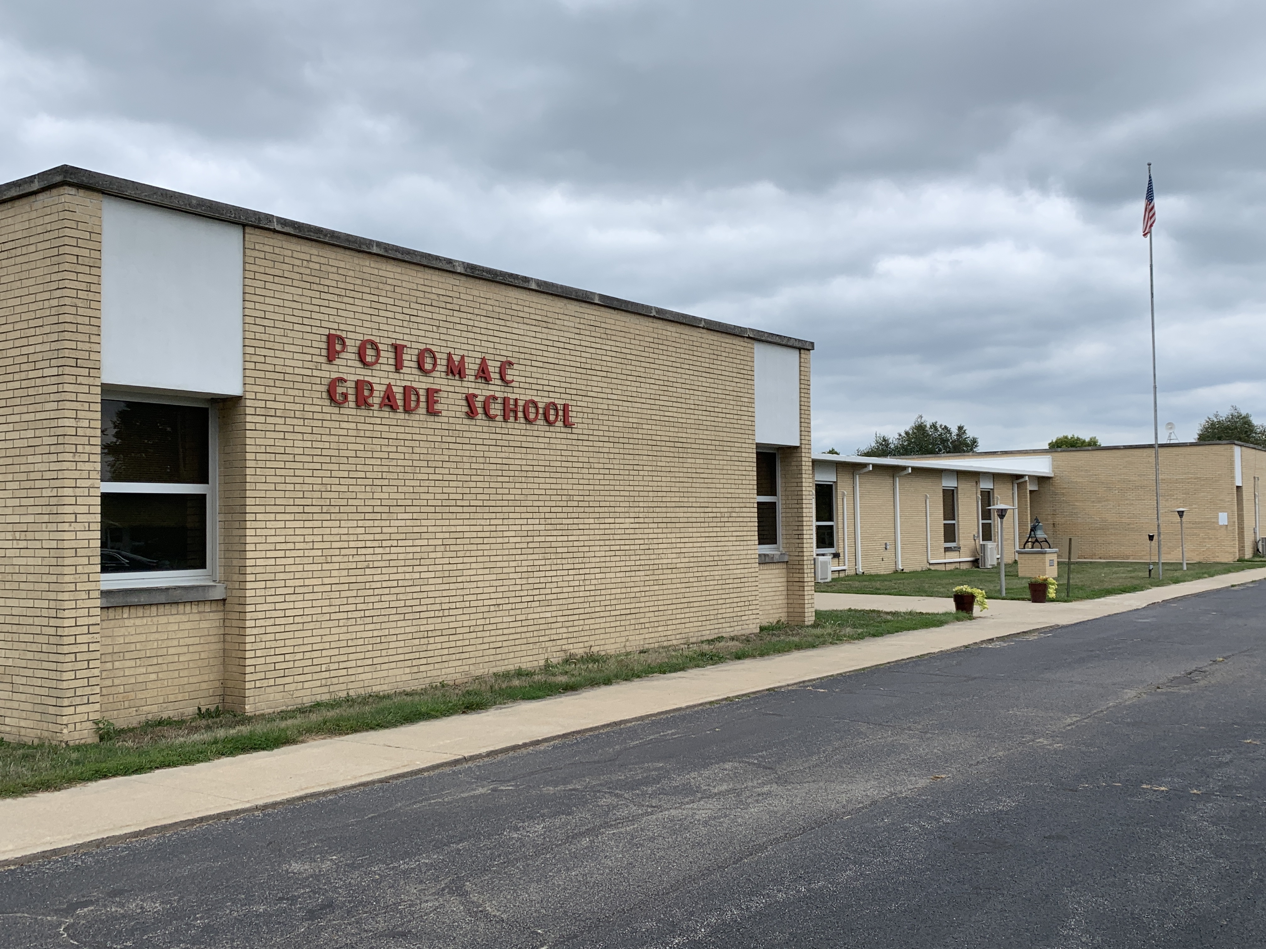 Potomac CUSD 10 Home