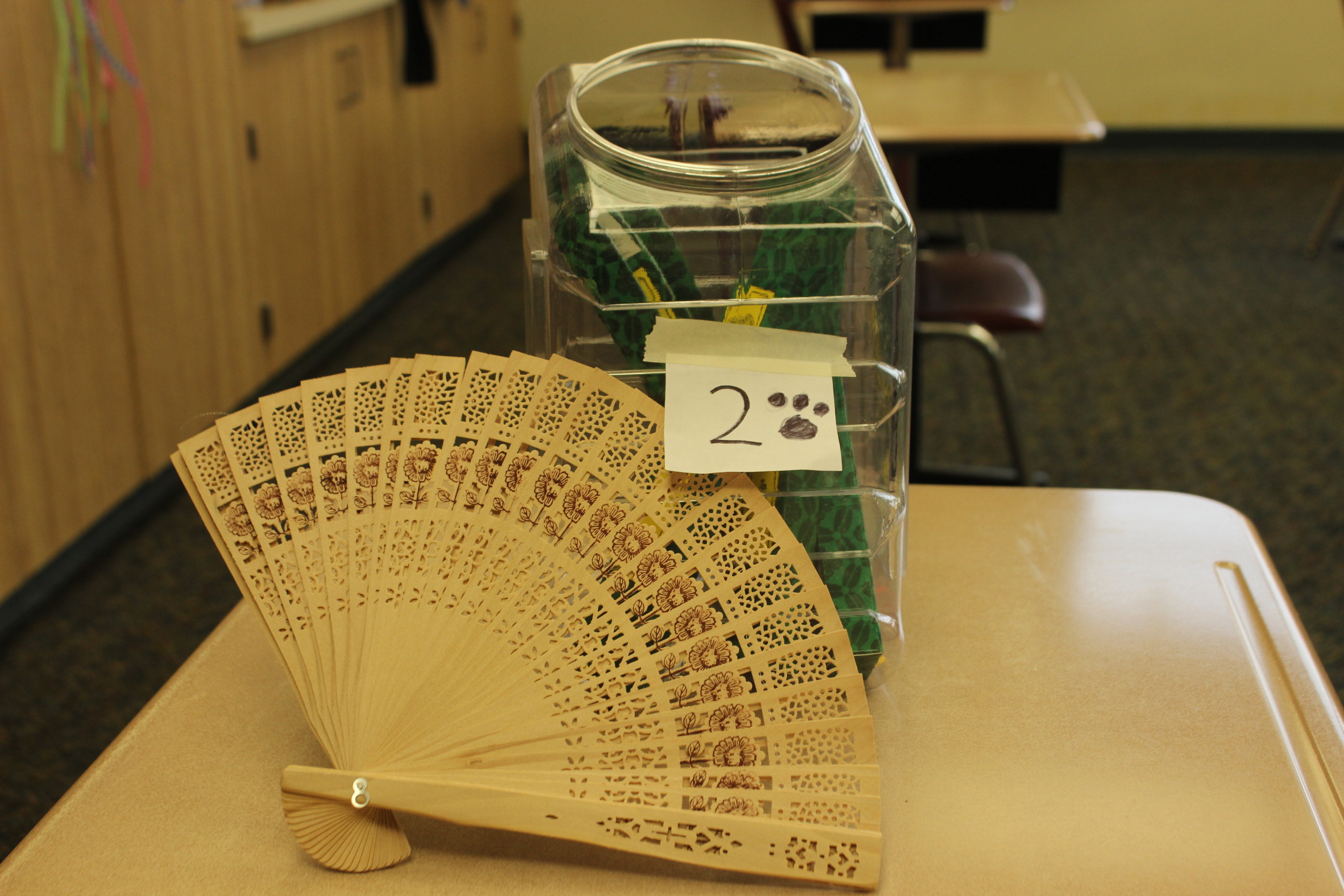 2 Paws Wooden Fan