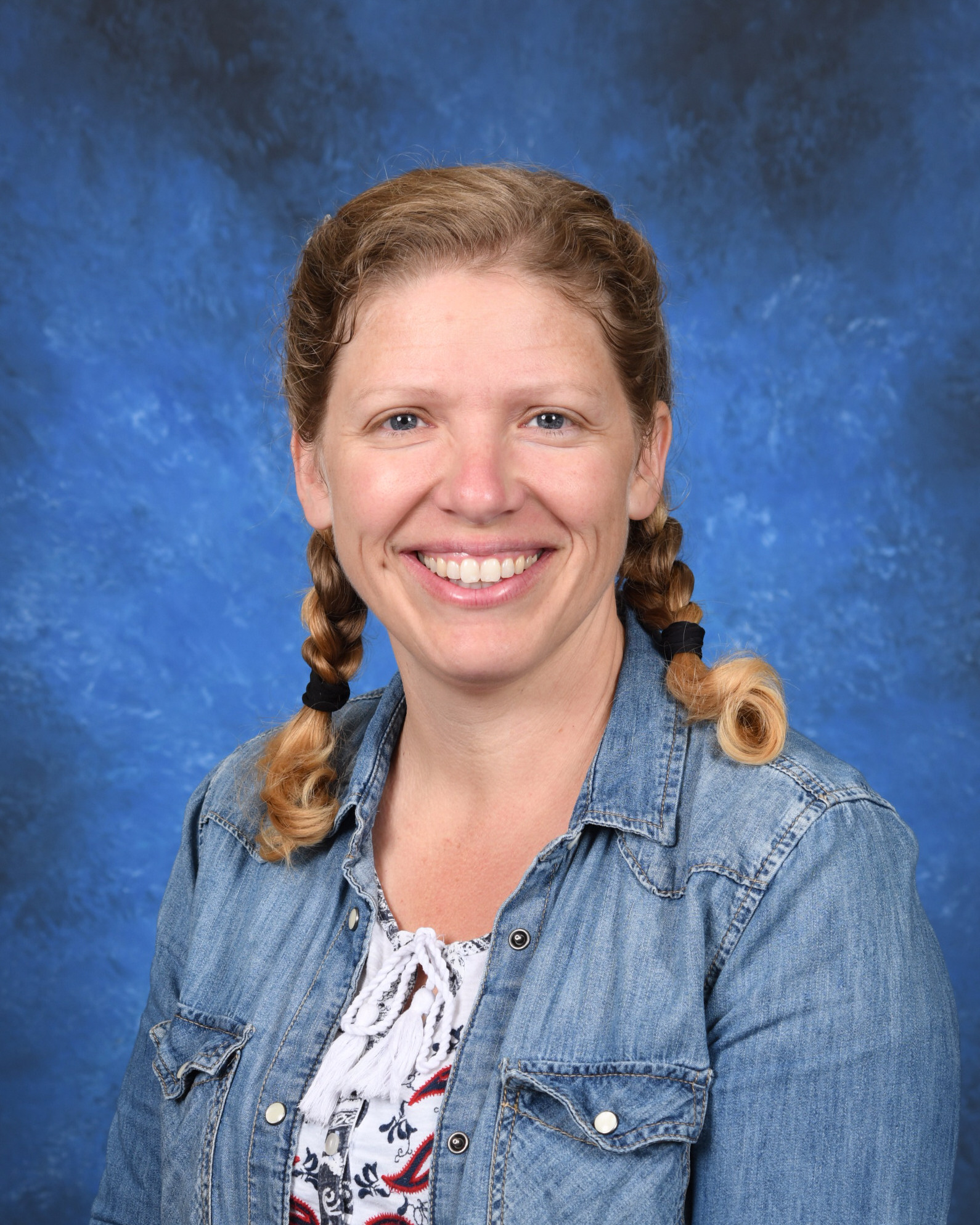Photo of Tracy Hensley.