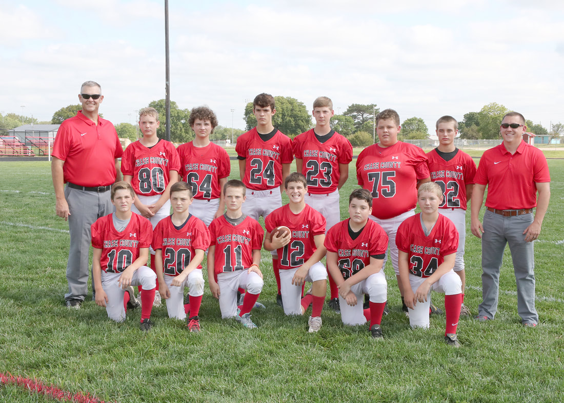 Photo of the JUNIOR HIGH FOOTBALL team.