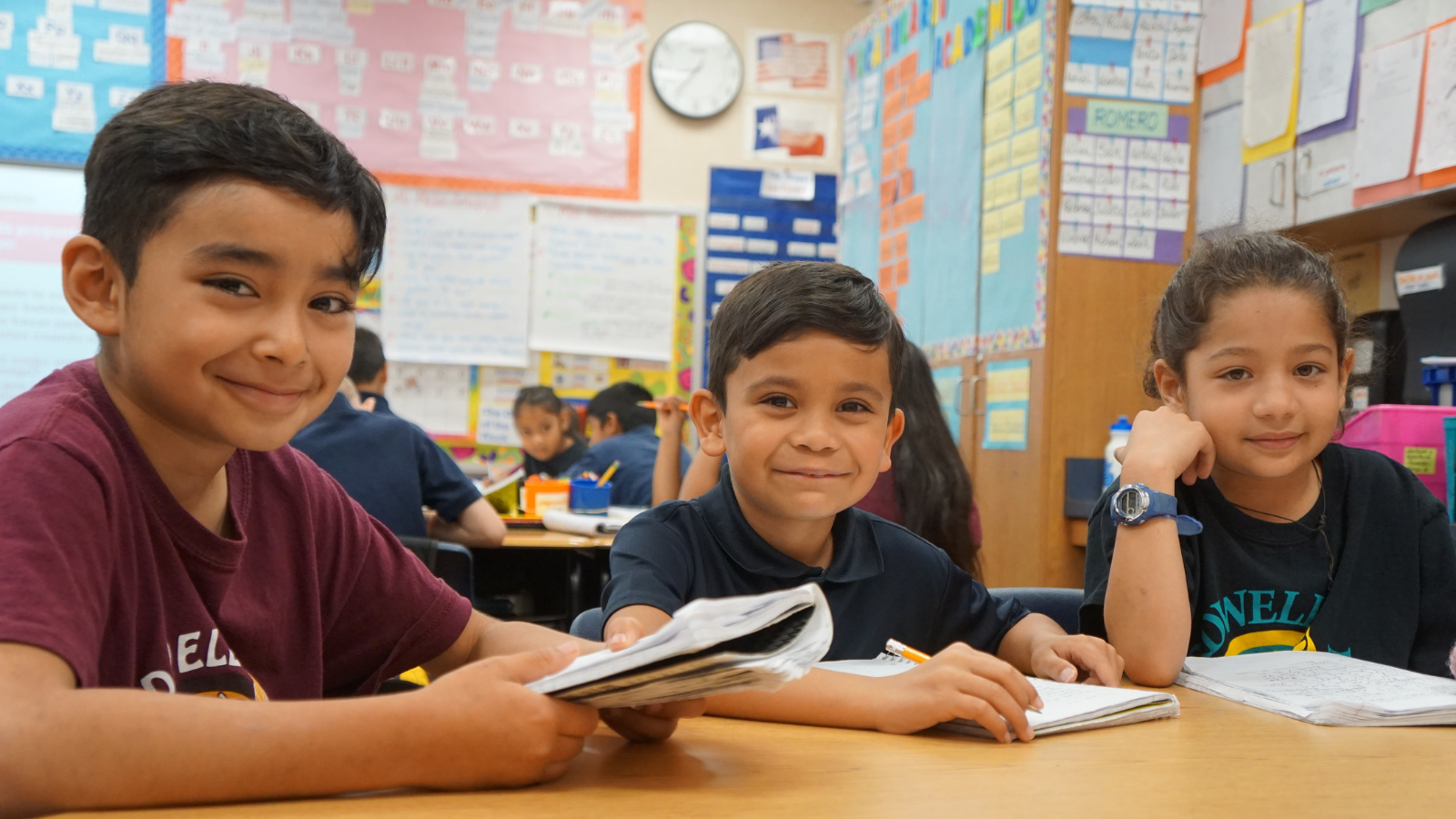 Birdwell Dual Language students.