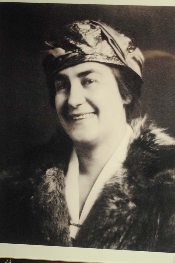 Photo of Dr. Jennie Harris.