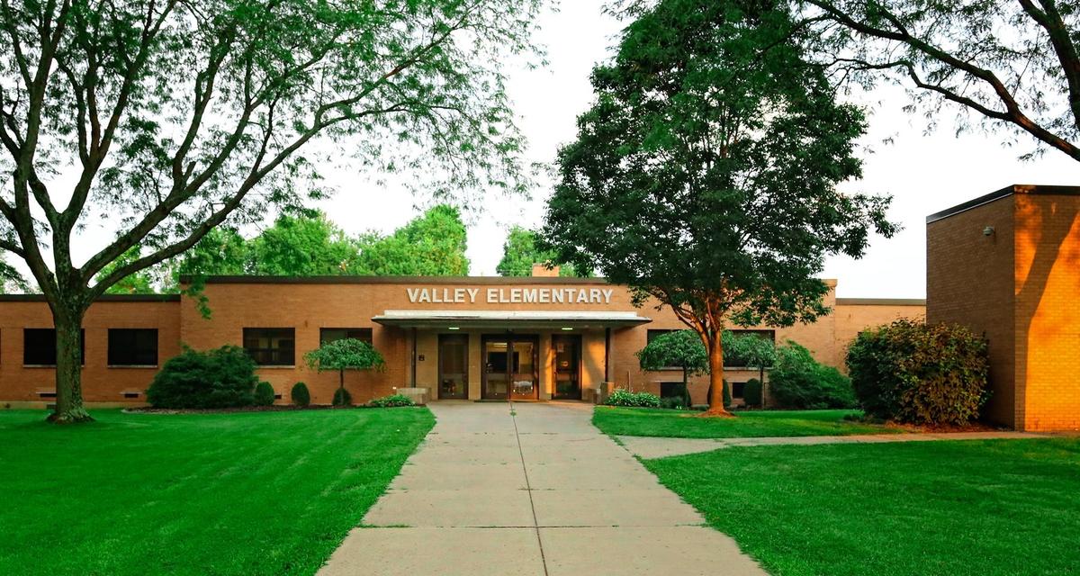 Photo of Valley Elementary.