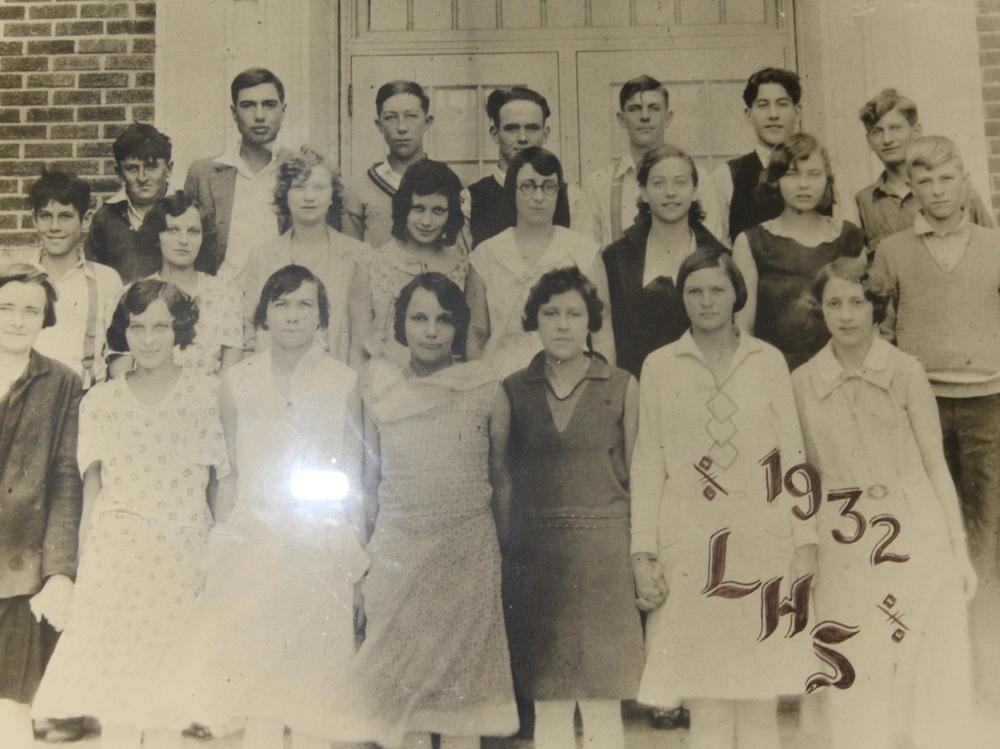 Yearbook/Alumni Gallery Leola School District 442, SD