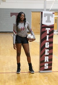 Volleyball senior Ma'kayla Jones
